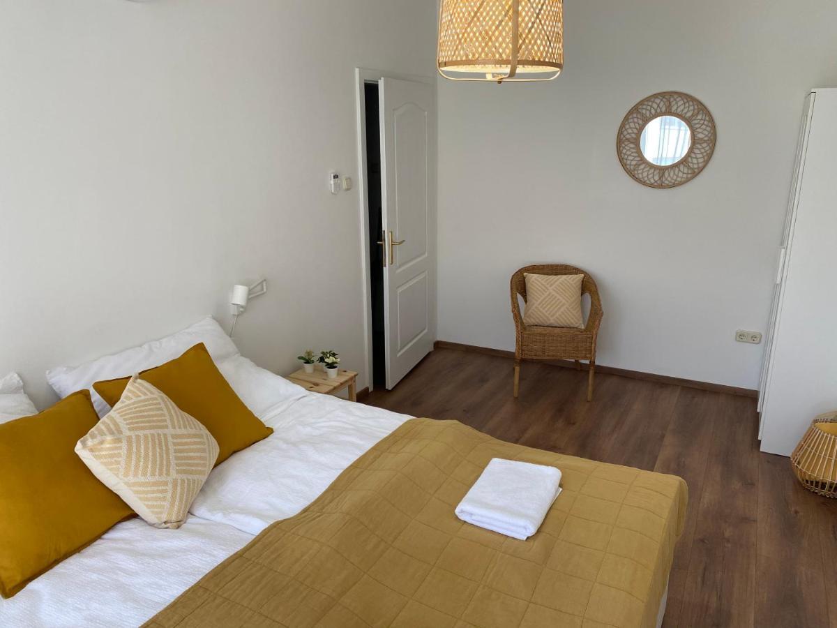 Sziget Apartment Győr Esterno foto